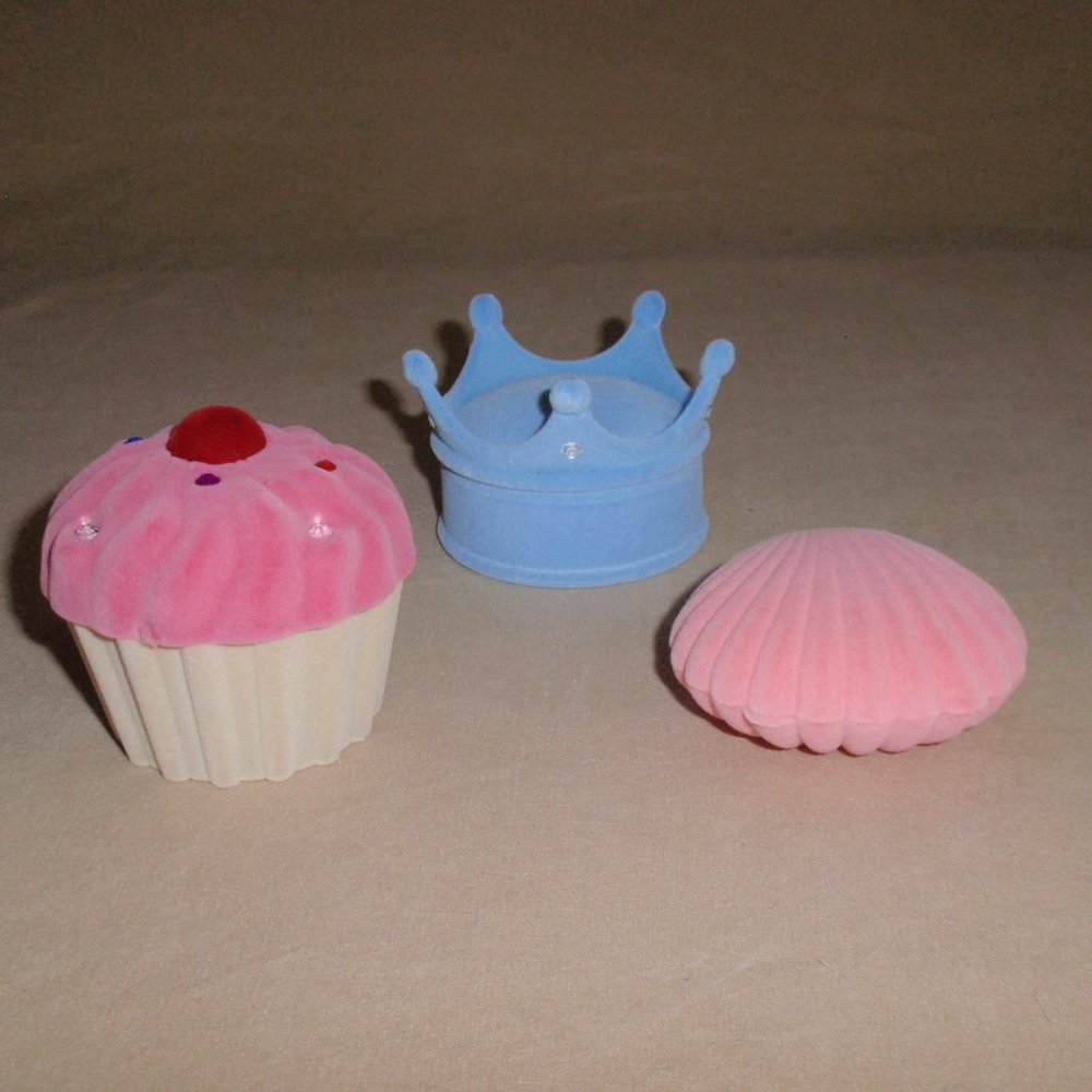 Lot of 3 Velvet Cute Crown Cupcake Seashell Jewelry Gift Ring Boxes NEW